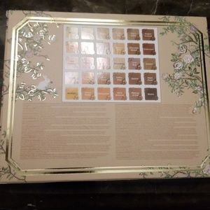 Two Faced Makeup - Two faced natural love eye shadow Two Faced Makeup - Two faced natural love eye shadow